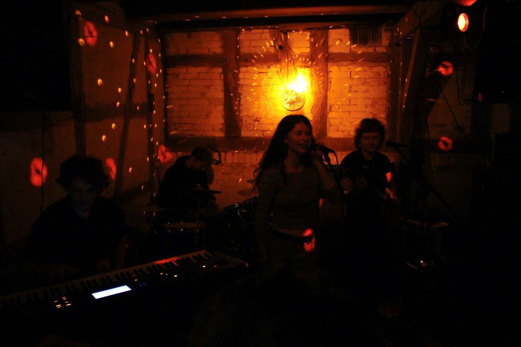 Auftritt der Band "Trivial"